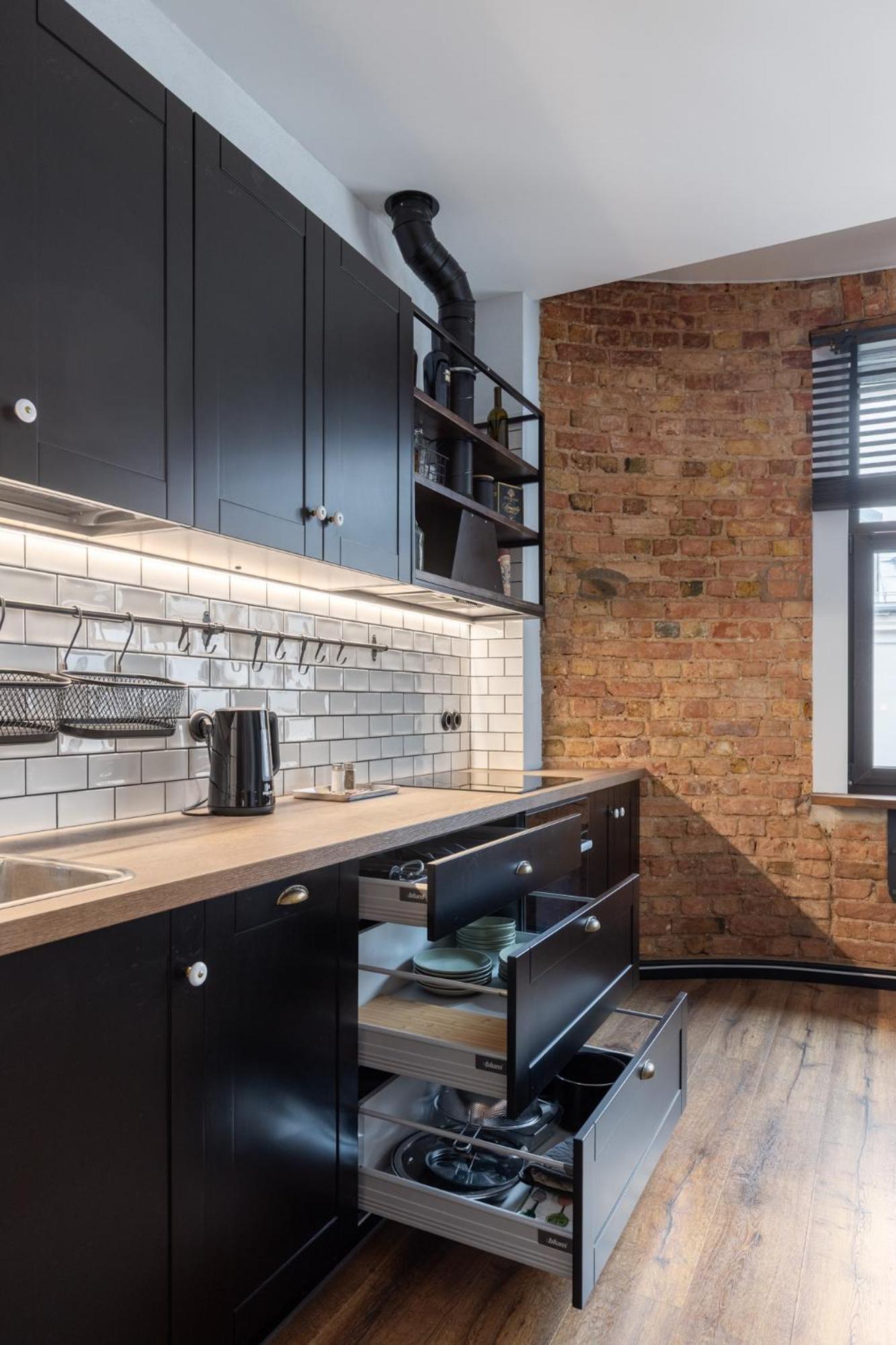 Industrial Style 2bd In Centre